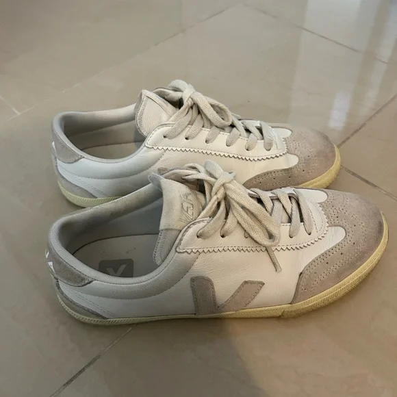 Veja Volley Sneakers - Picture 8 of 9